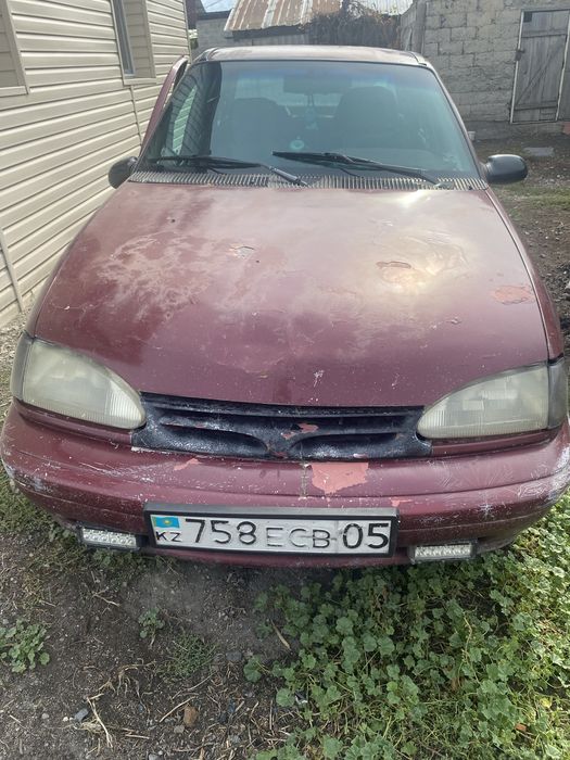 Автомобиль Daewoo Racer