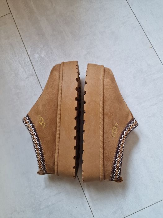 UGG slip on dama