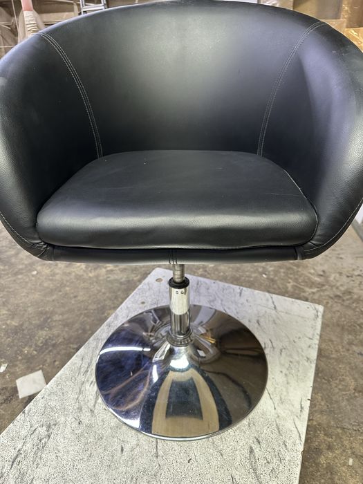 Scaun rotativ pentru birou sau salon de infrumusetare