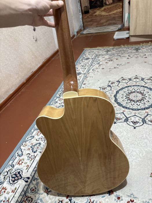 Прадам гитару adagio