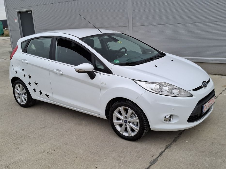 Ford Fiesta Titanium an 2011 1.6 diesel carte service jenți euro 5 Ger