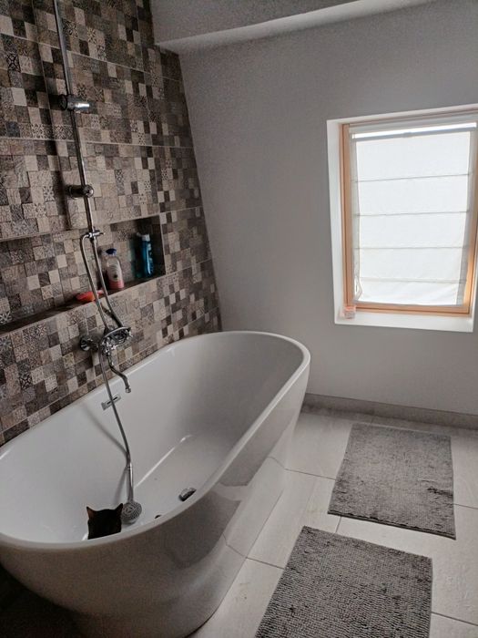 Negociabil, Pantelimon, aproape de gradinita nr 1 - Casa p+mansarda  inalta ,4 camere,2 bai,foisor,14min metrou pe jos