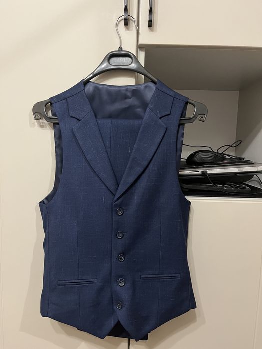 Продам костюм для подростка.