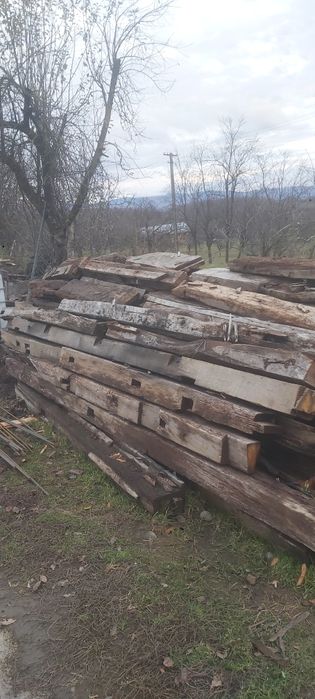 Vând lemn vechi goron