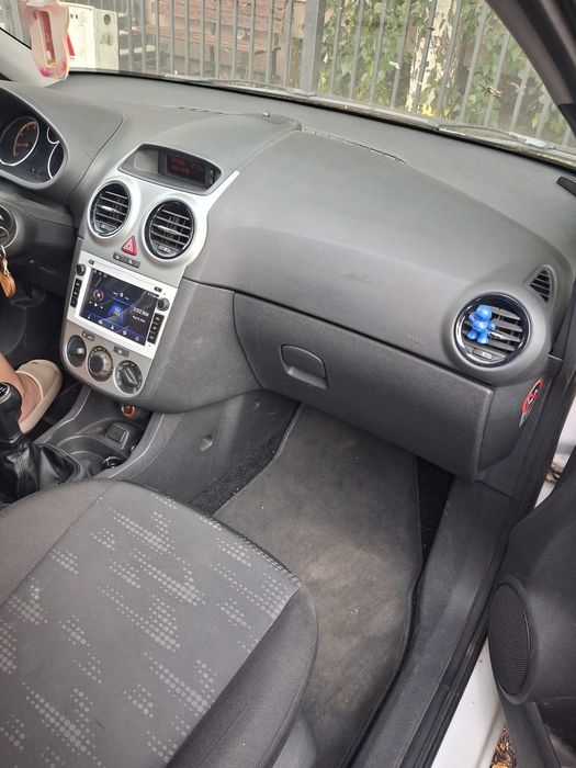 Vând Opel Corsa 2012