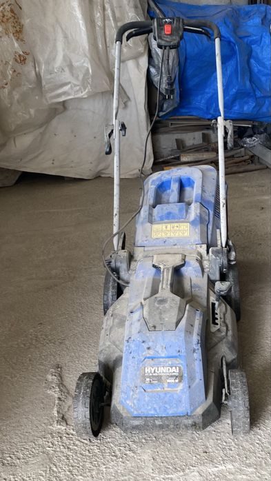 Газонокосилка на запчасти 2шт