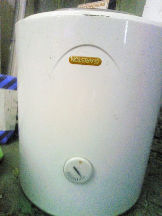 бойлер Ariston нерабочий, бак остался продаю.