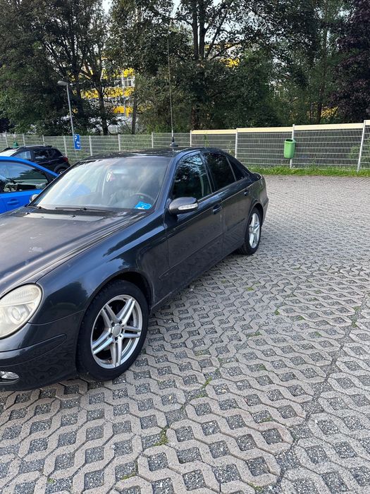 Mercedes e class w211