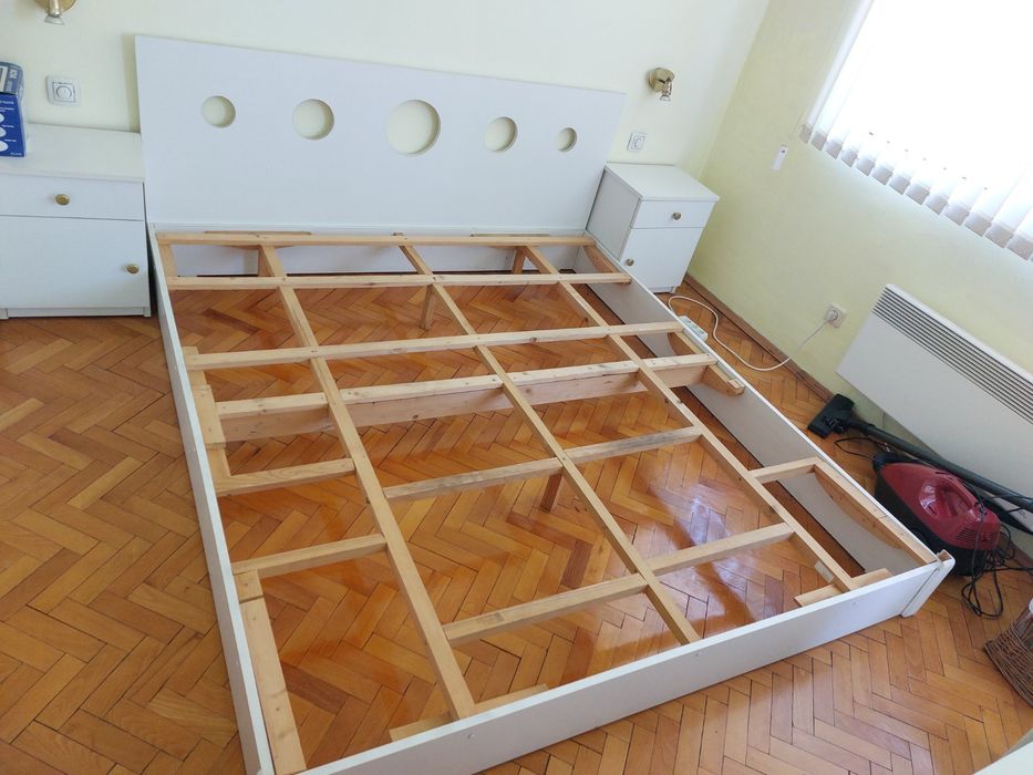 Спалня в добро състояние180/200