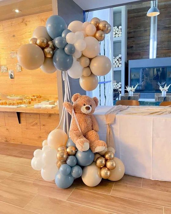 Ursulețul zburător din baloane pentru Zile de nastere Nunuti Botezuri