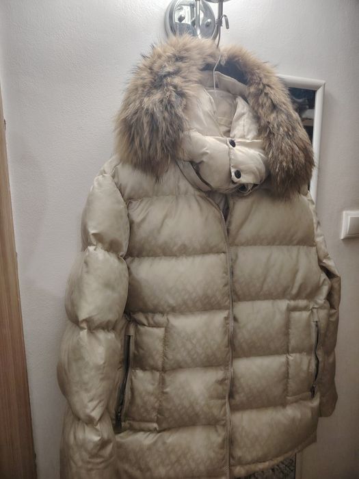 Geaca bărbați Hugo  guler  blana naturala -marimea  L