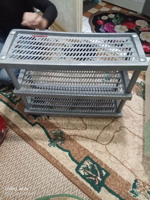 Продам ковер, зеркало, полка для обуви