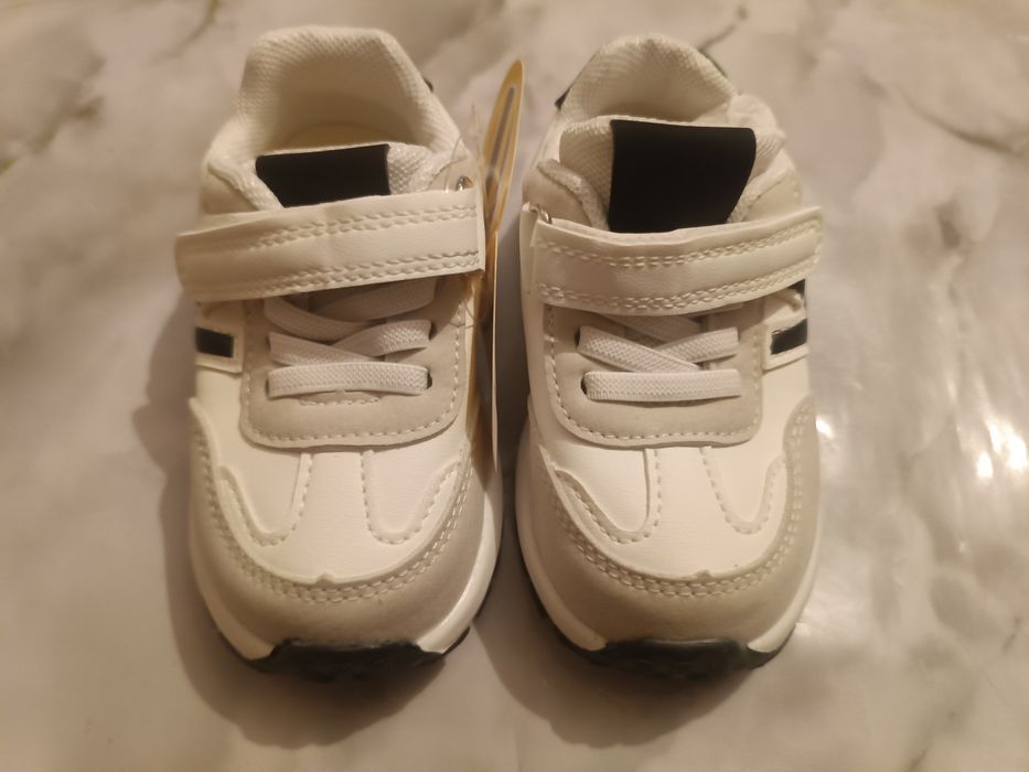 Детские кроссовки