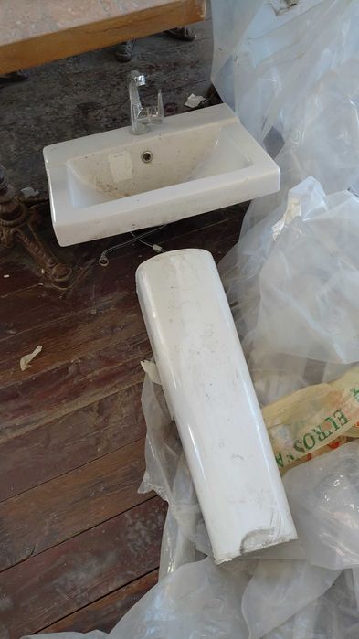 Унитаз и раковина