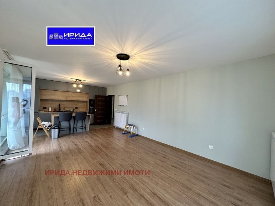 Просторен тристаен апартамент в квартал Манастирски ливади с двор