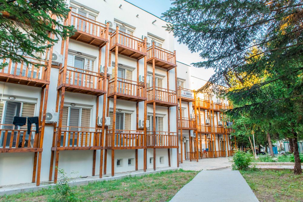 Дава се под наем Едностаен апартамент в Велико Търново, Бузлуджа - 22 кв.м за 204 € - Снимка #4