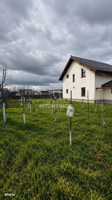 Casă individuală cu garaj și teren 500 mp, stadiul de gri – Sânpetru