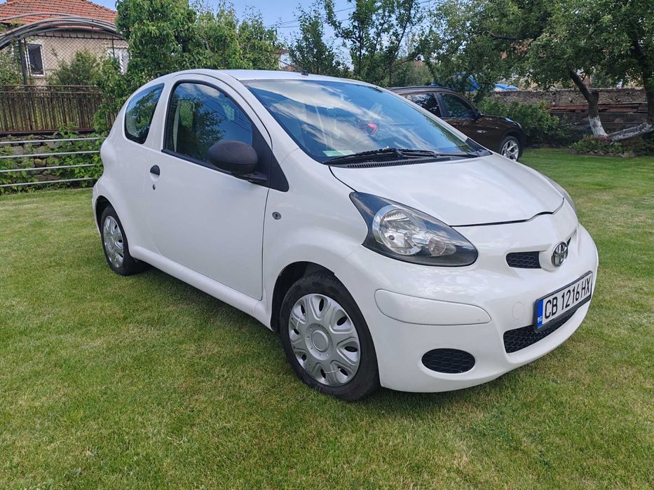 Toyota AYGO, 1.0 куб., 2012 г.