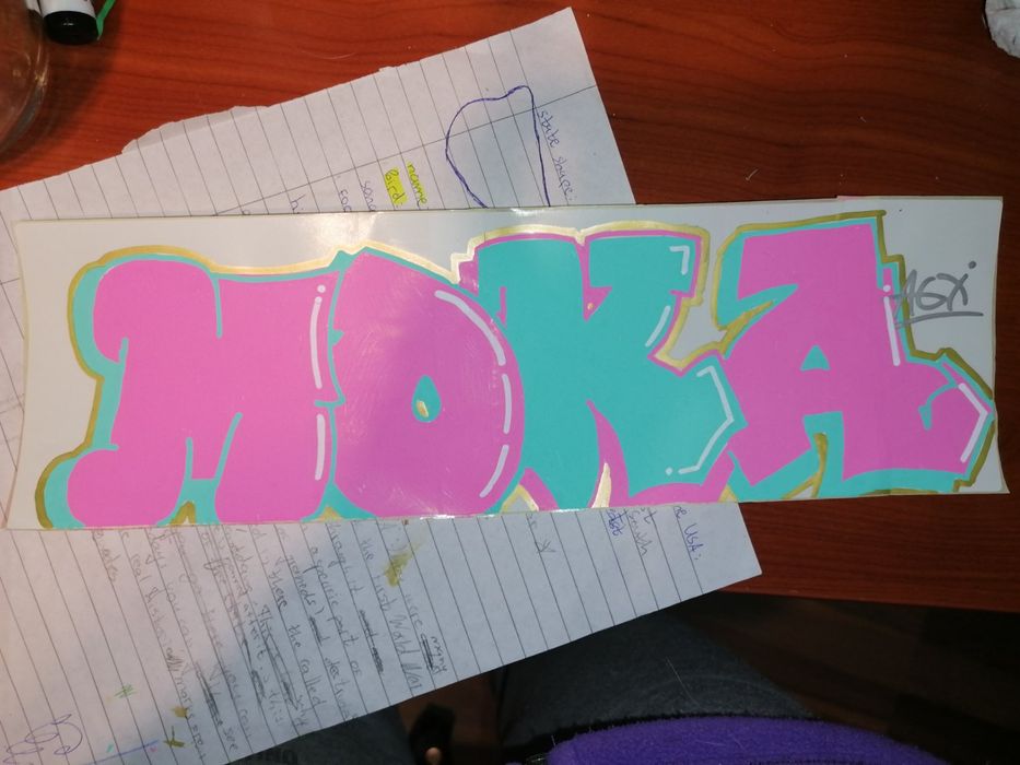 Персонализирана изработка на стикери с надписи