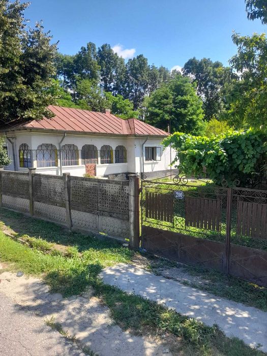 Proprietar - vând casă cu teren și anexe