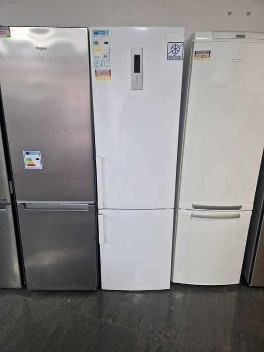 Хладилнек с фризер Sharp A++ No Frost