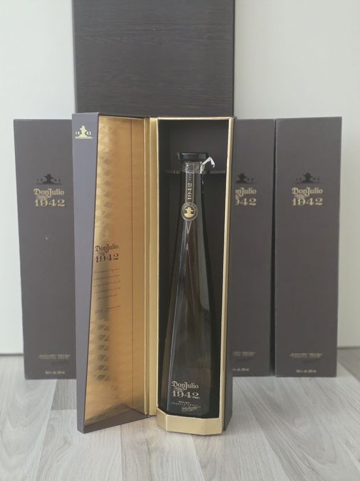 Lot 6 sticle goale Don Julio 1942 cu cutii originale - decor / bar