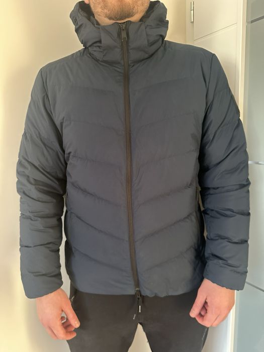 Продавам зимно мъжко яке Jack Wolfskin