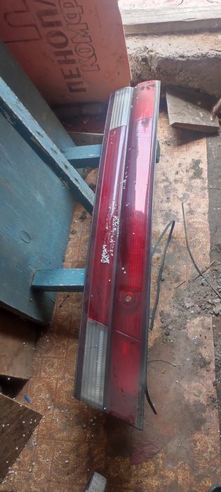 Правый поворотник и накладка фара