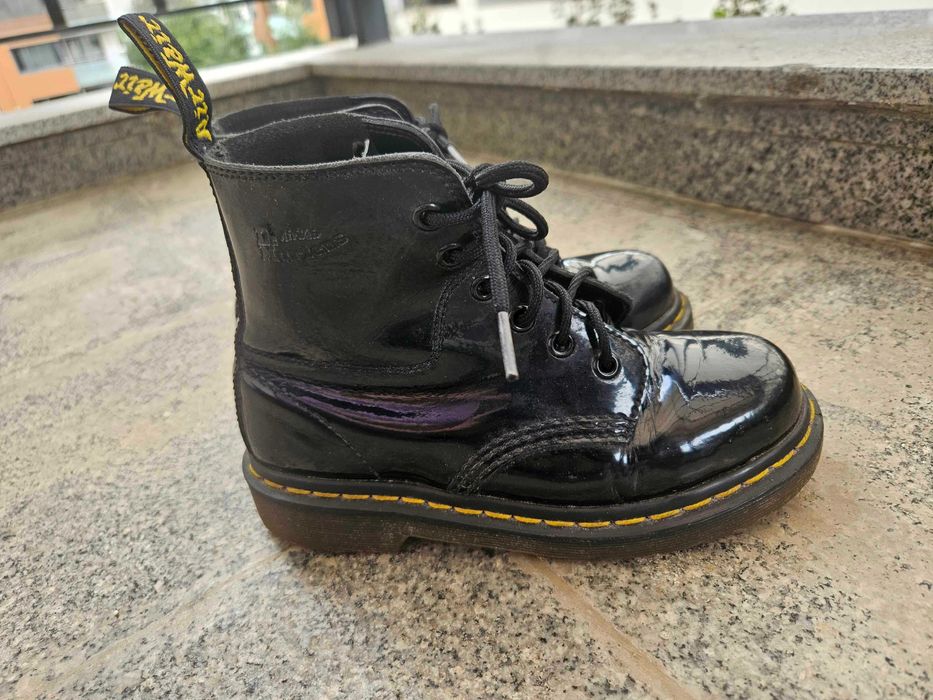 Dr Martens черни лачени детски обувки