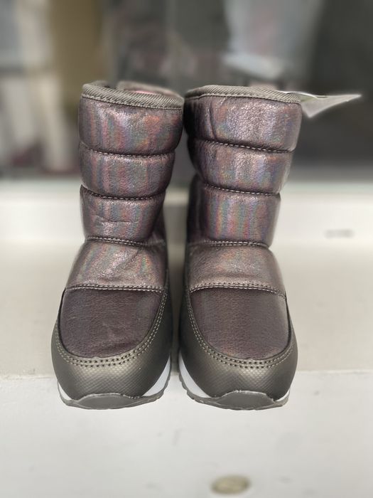 Уги ( дутики) зимние на девочку