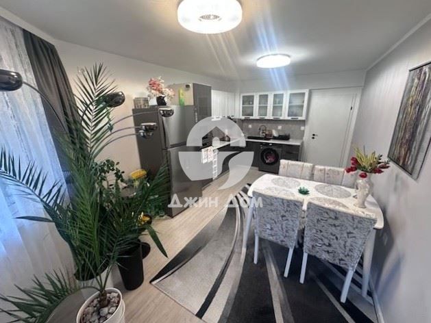 Продава се Тристаен апартамент в Свети Влас - 7705 кв.м за 10 €/кв.м - Снимка #1