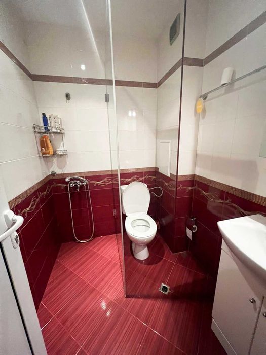 Дава се под наем Тристаен апартамент в София, Лозенец - 86 кв.м за 700 € - Снимка #13