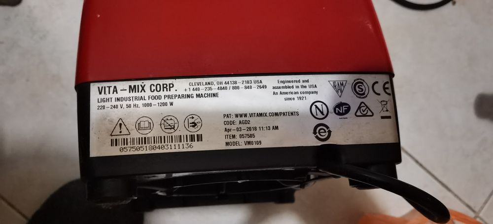 Професионална Машина мелене на ядки за тахан и масла Vitamix TNC 5200