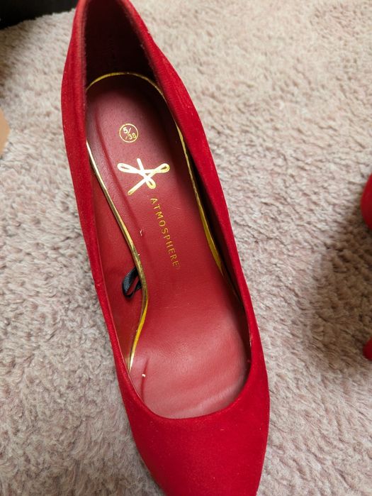 Pantofi cu toc eleganți