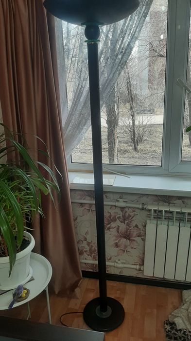 Светильник напольный  черный