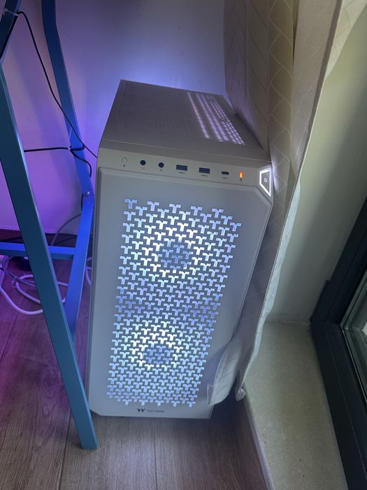 GAMING Компютър (PC) 5070ti ryzen 7 9800X3D 32RAM 6000Mhz