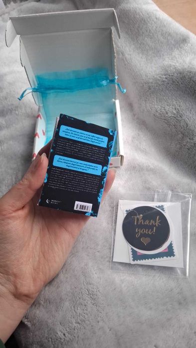 Martisor magnet cu minibook Lights Out