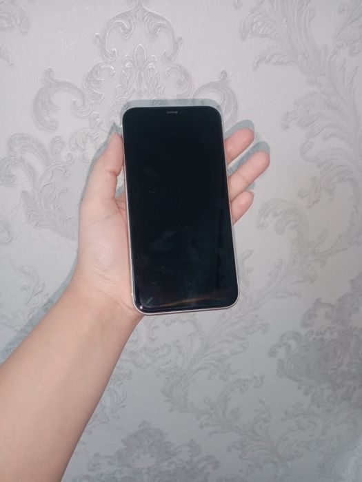 iPhone11 128гб емкость 72%