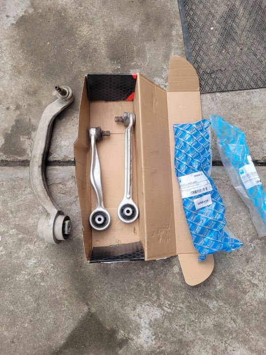 Vand brațe exterioare fața dreapta audi a4 b5 sedan