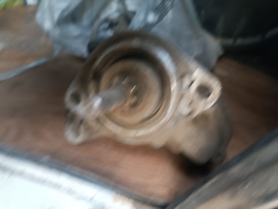 Стартер от гольф пассат на запчасть.