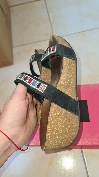 Шлепки на платформе