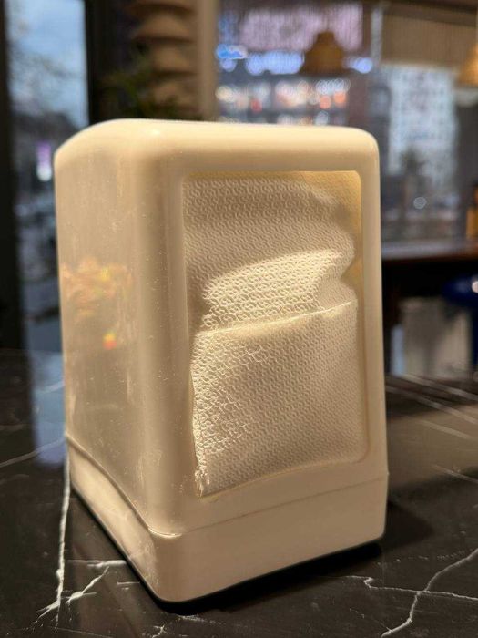 Продаются салфетницы. В наличии 8 штук. Для кафе и ресторанов.