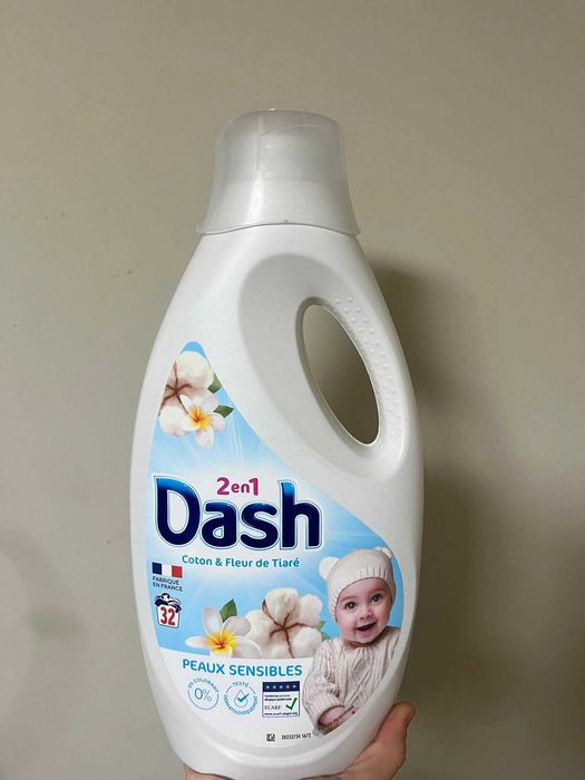 Течен перилен препарат за бебета DASH  1440ml 32пранета