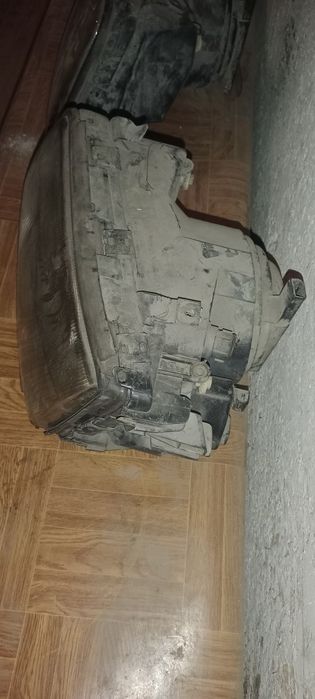 Фары Audi 100 C4