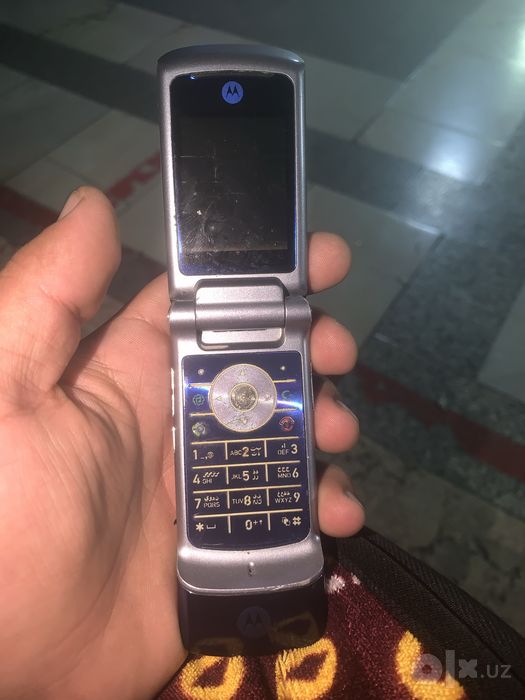 Mararola ochilib yopiladigan telefon sotiladi  180 mig kami bor