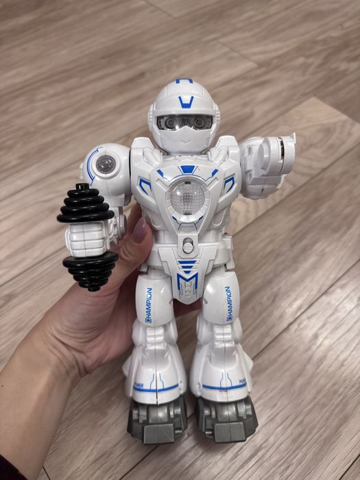 Robot cu sunete si lumini