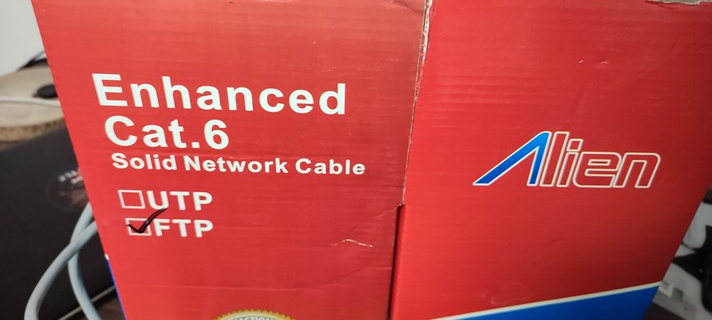 Vand tot kit-ul sau pe bucati NVR 8 canale 5MP cu ustensile de utiliza