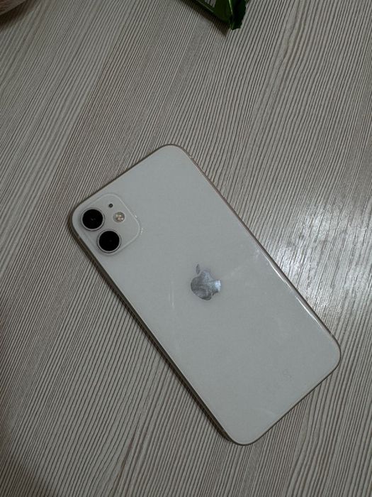iPhone 11 в хорошем состояний