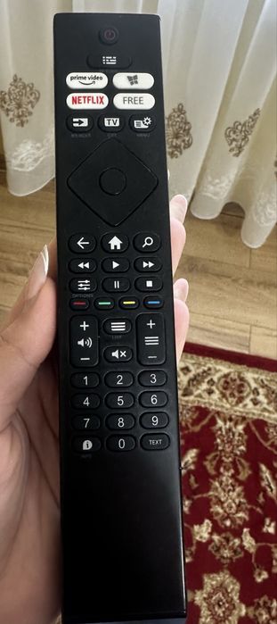 Vand Philips Smart Tv Led de 32” (80cm), model 32PHS6808/12, seria 6800.