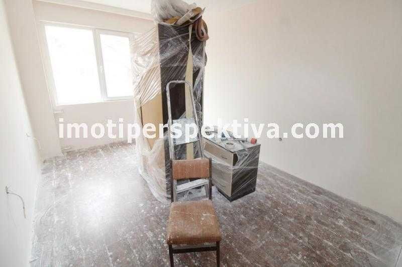 Продава се Двустаен апартамент в Пловдив, Кършияка - 70 кв.м за 1715 €/кв.м - Снимка #2